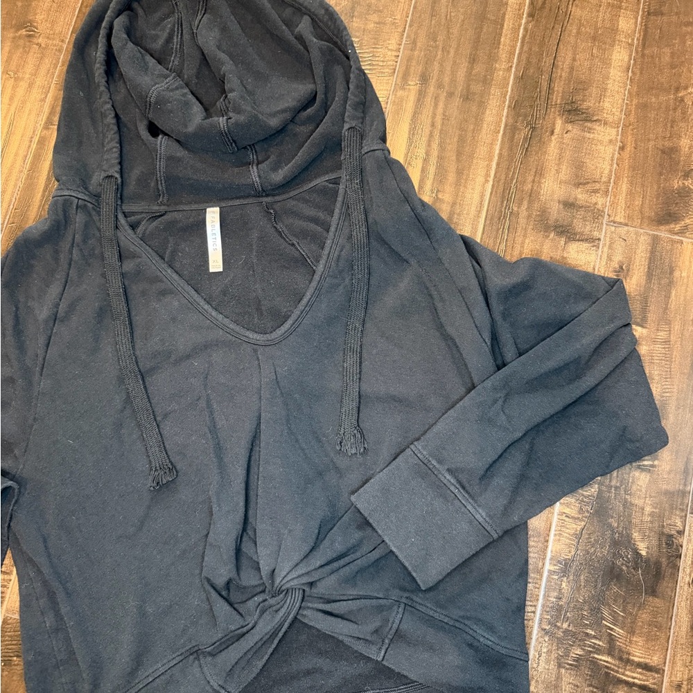 Fabletics Sydney Twist Front Hoodie Black Size XL Cropped Pullover LS1932925 - Picture 3 of 10